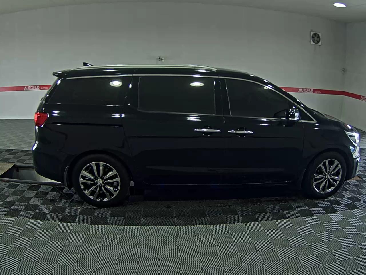 2018 - kia carnival