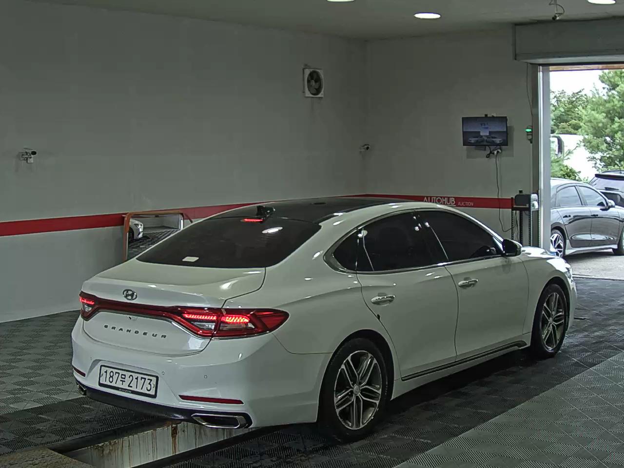 2017 - hyundai grandeur