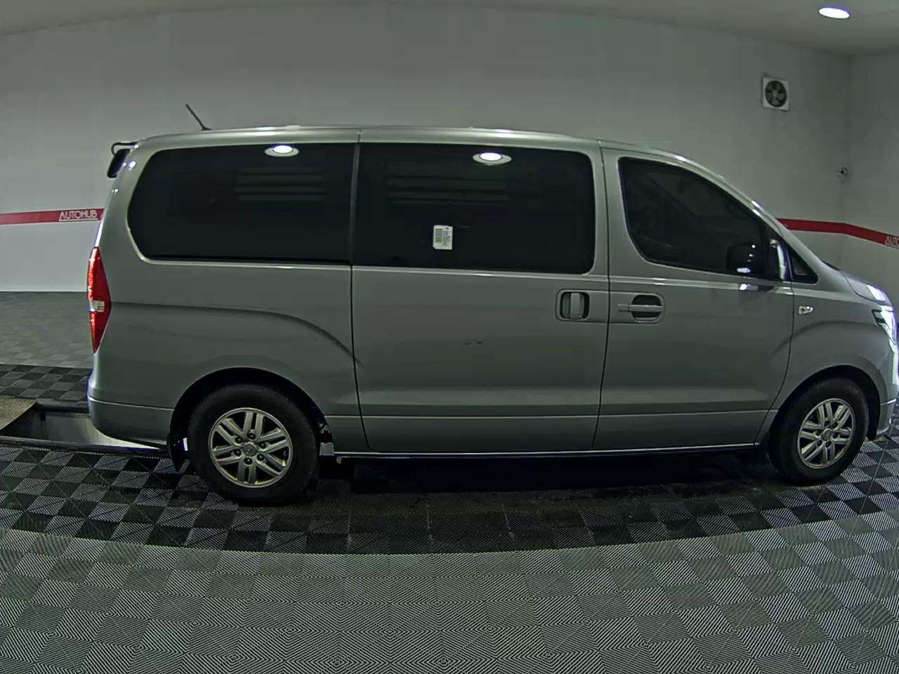 2021 - hyundai grand starex