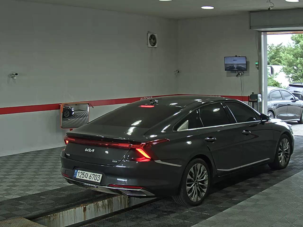 2022 - kia k8