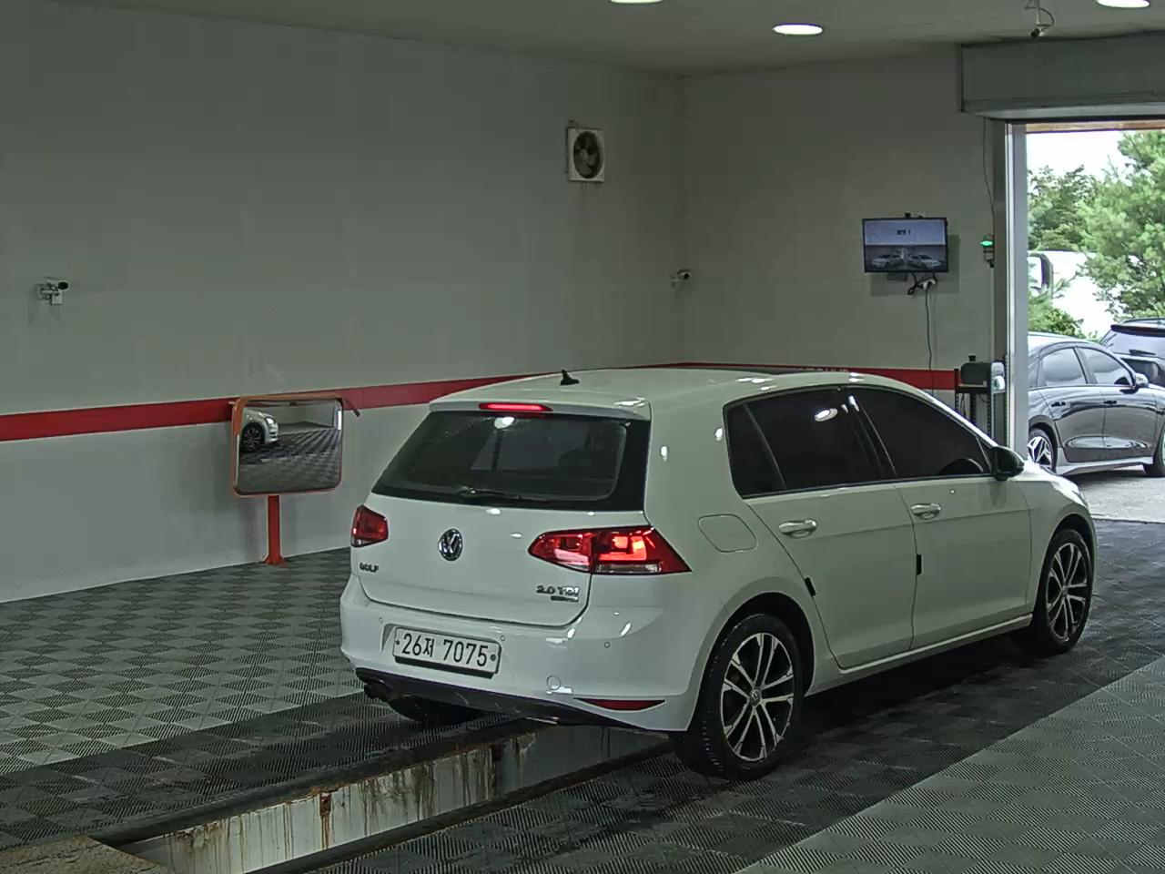 فولكس فاجن جولف (7Th Gen) 2.0 TDI بريميوم 2014 بريميوم