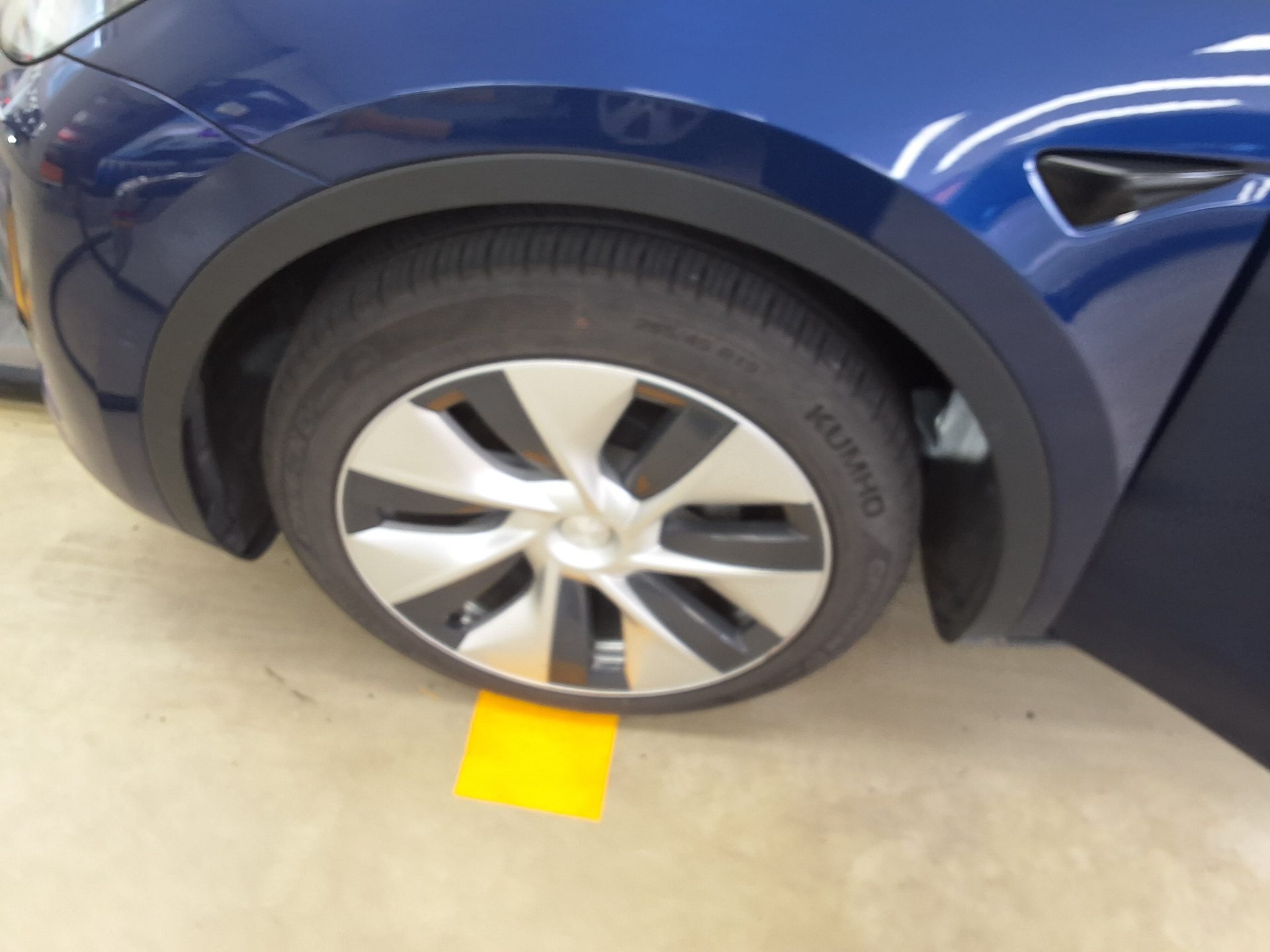 Tesla Model Y 2021 — صورة 18
