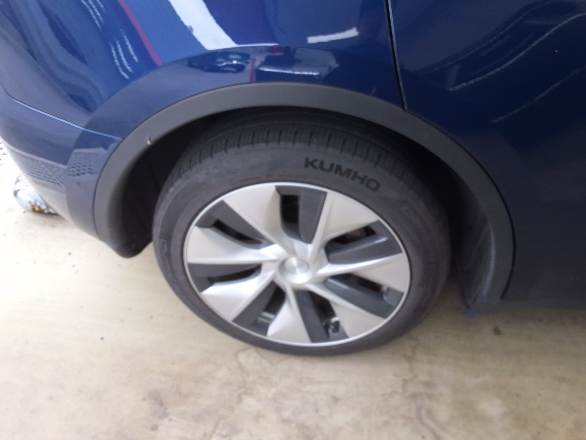 Tesla Model Y 2021 — صورة 21