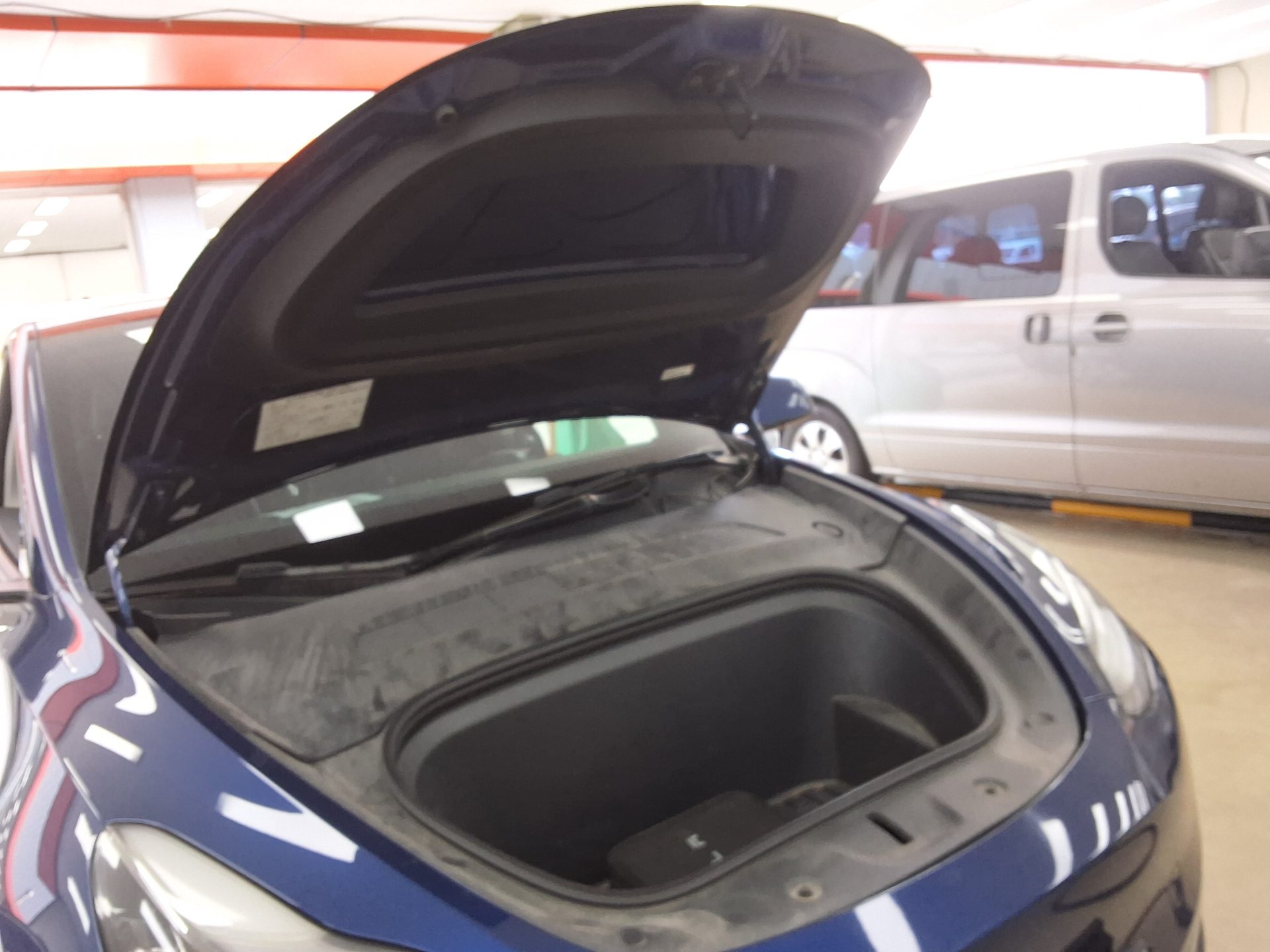 Tesla Model Y 2021 — صورة 17