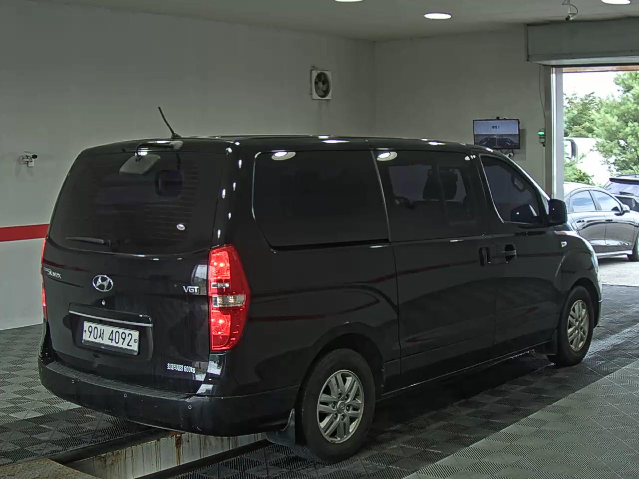 2016 - hyundai grand starex