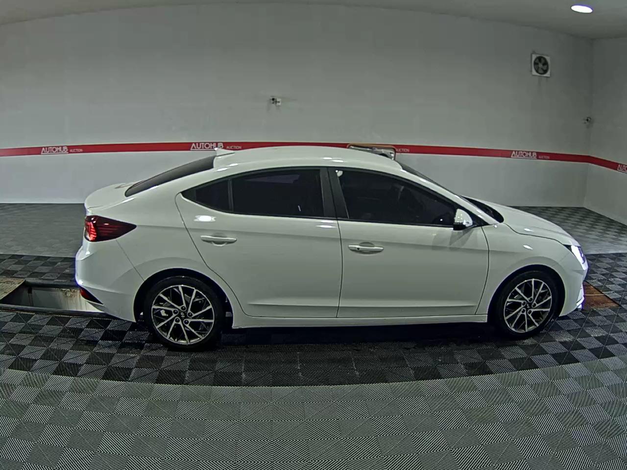 2019 - hyundai avante