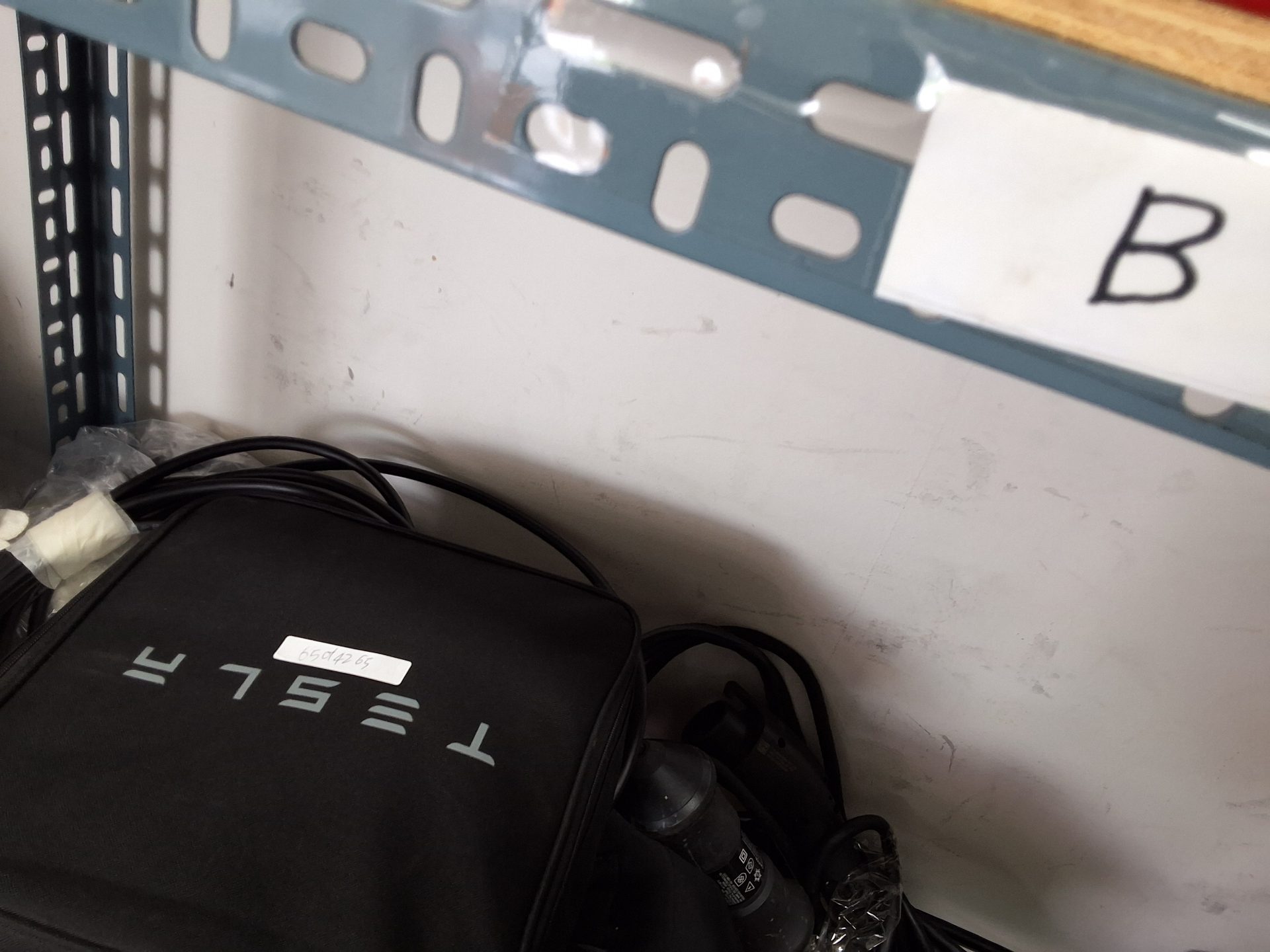 Tesla Model Y 2021 — صورة 26