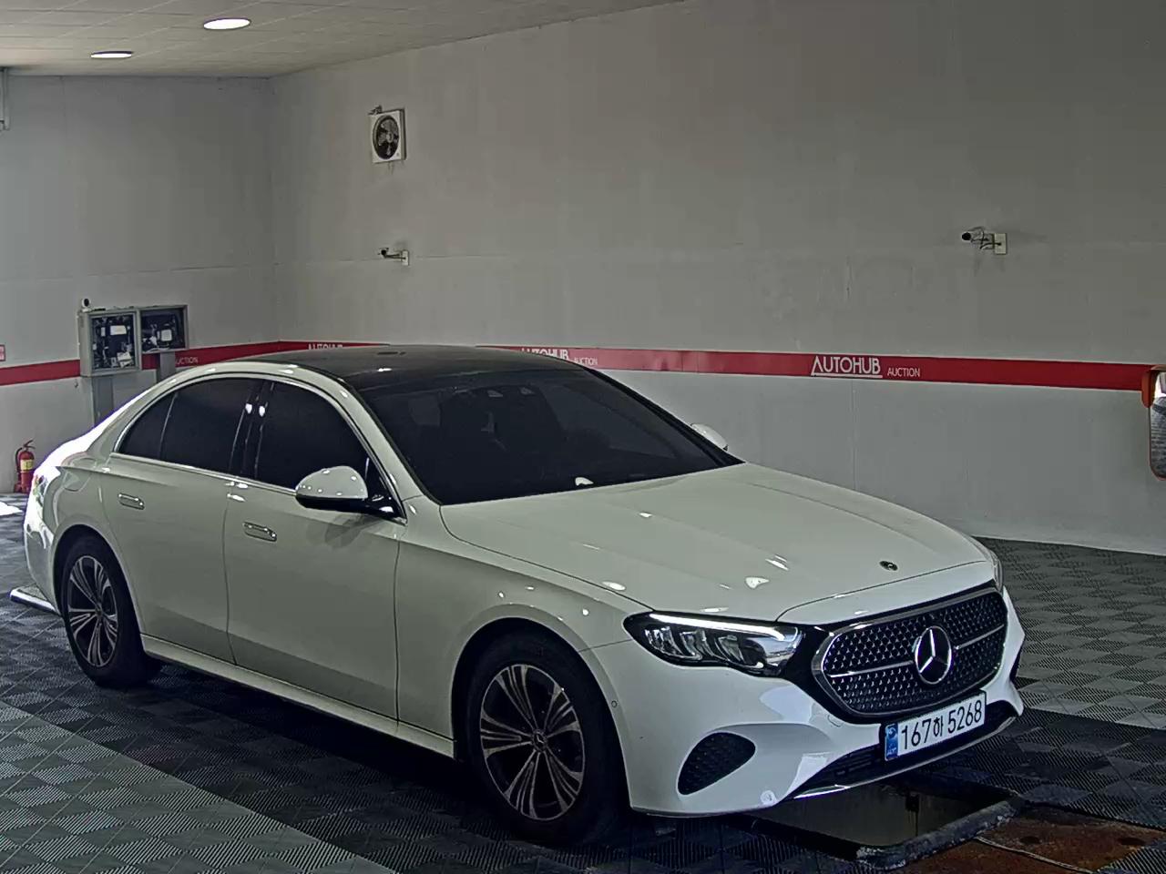 مرسيدس بنز E Class (6Th Gen) E200 Avantgarde ليميتد 2025 E200