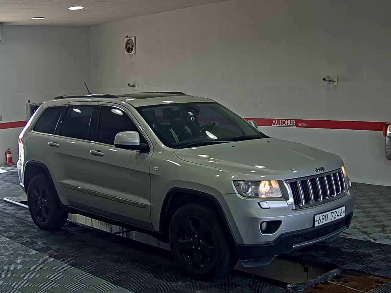 2013 - jeep grand cherokee