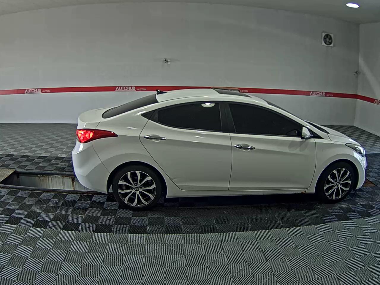 2013 - hyundai avante