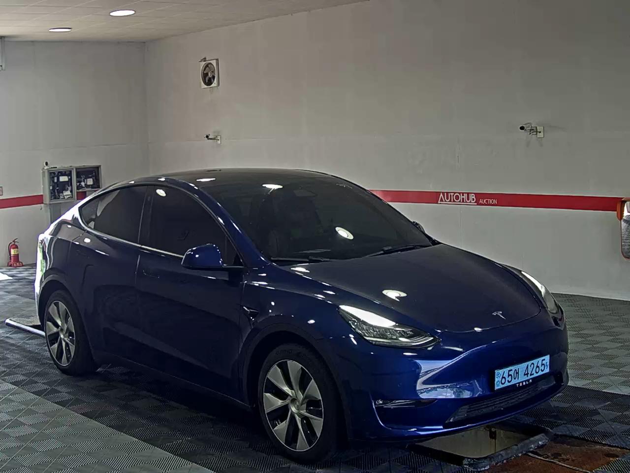 Tesla Model Y 2021 — صورة 2