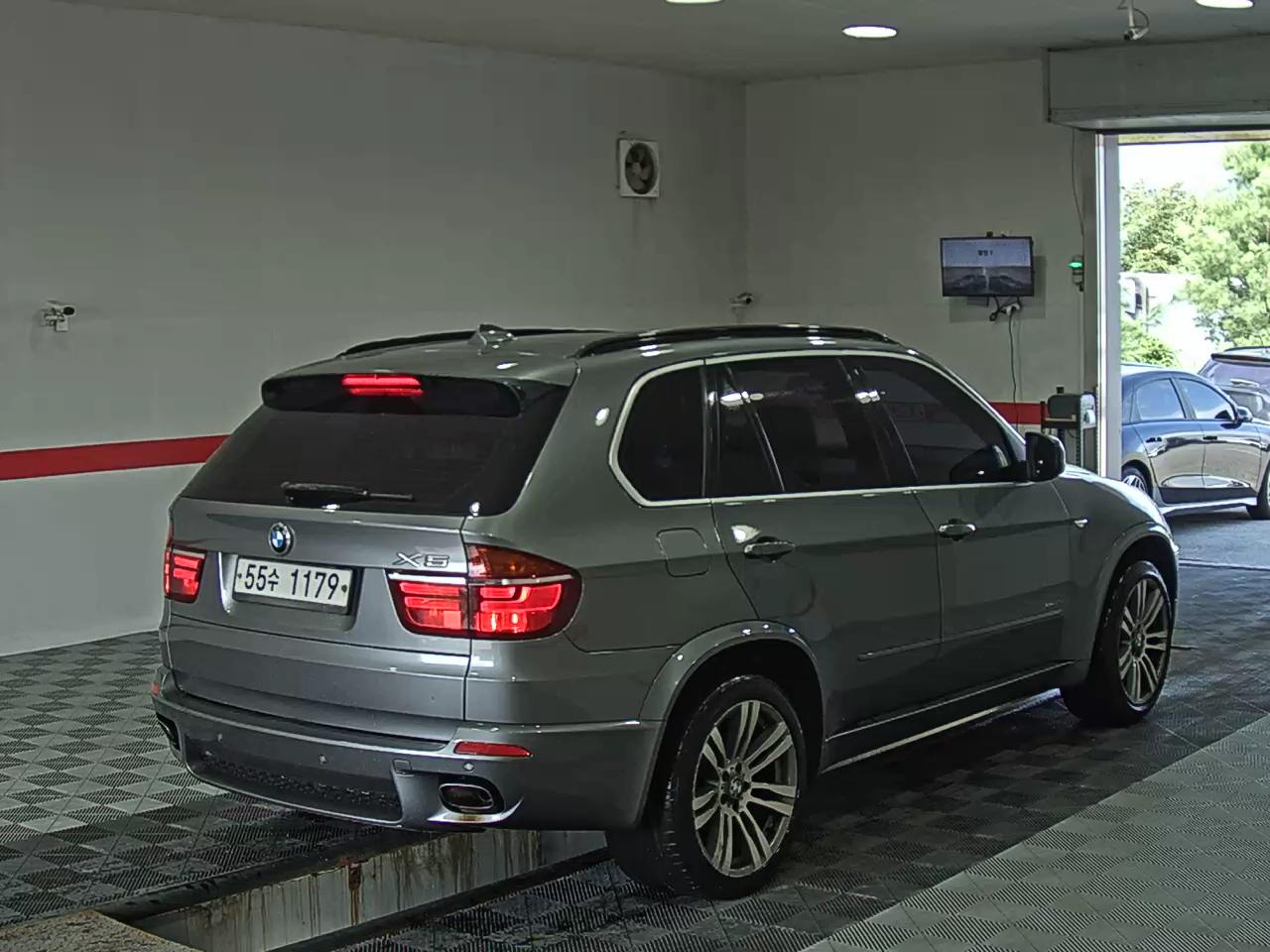بي إم دبليو X5 (2Nd Gen) 40D إكس درايف 2011