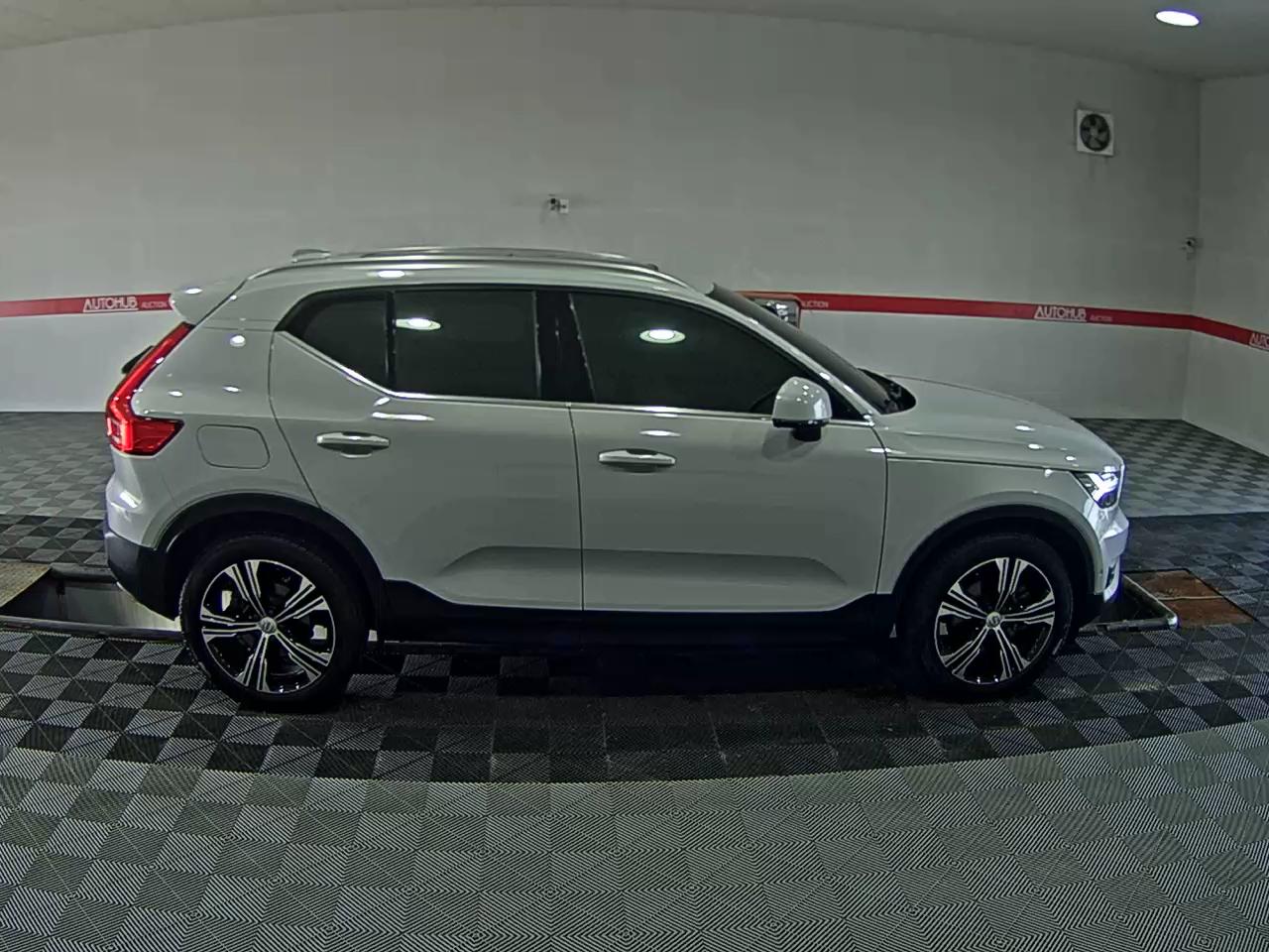 Volvo Xc40 2021 — صورة 3