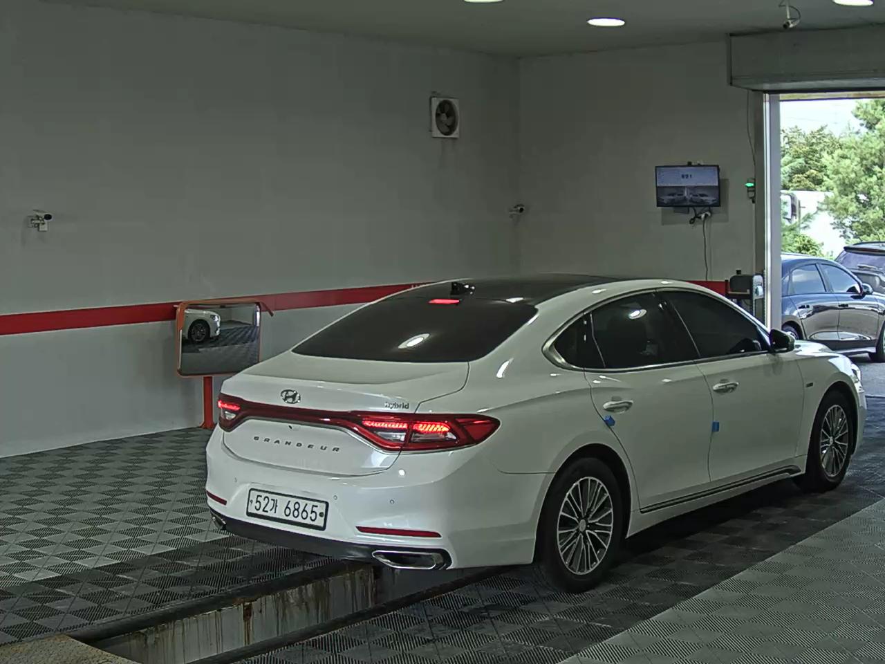 2018 - hyundai grandeur