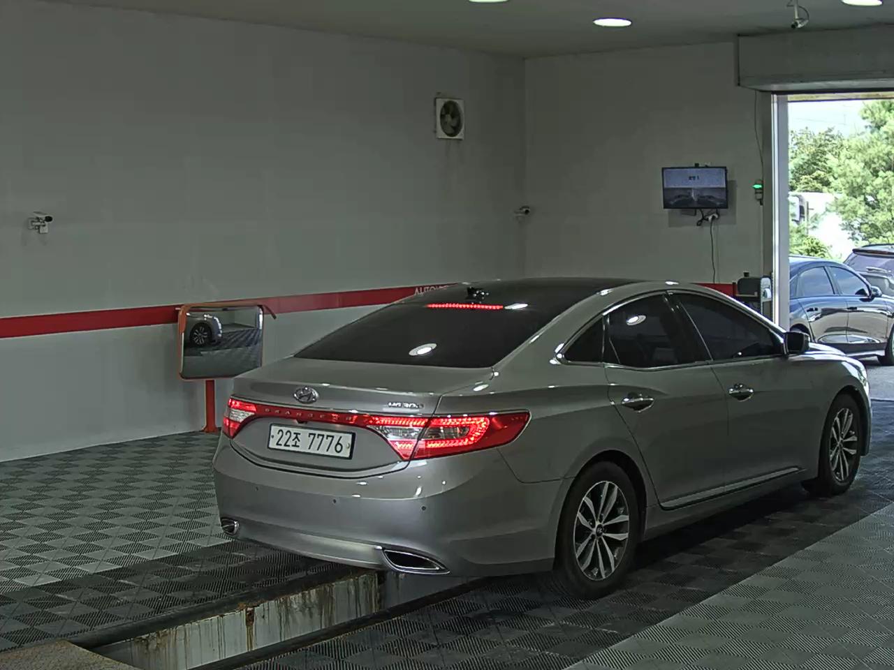 2012 - hyundai grandeur