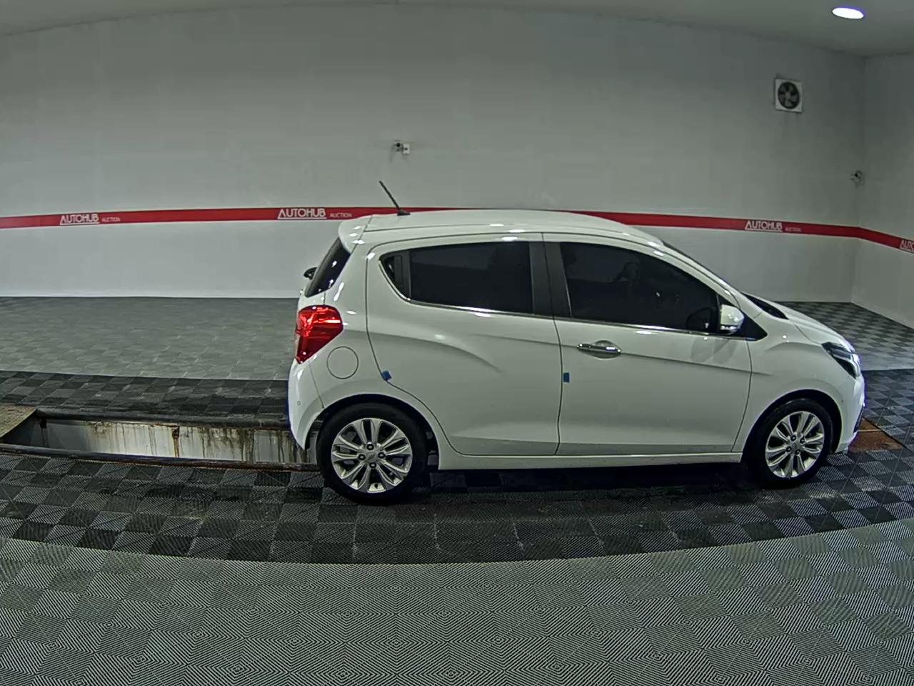 2016 - chevrolet spark