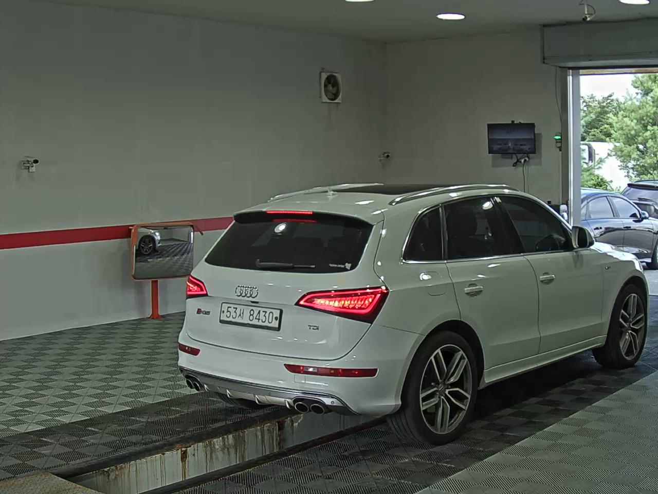 2014 - audi sq5