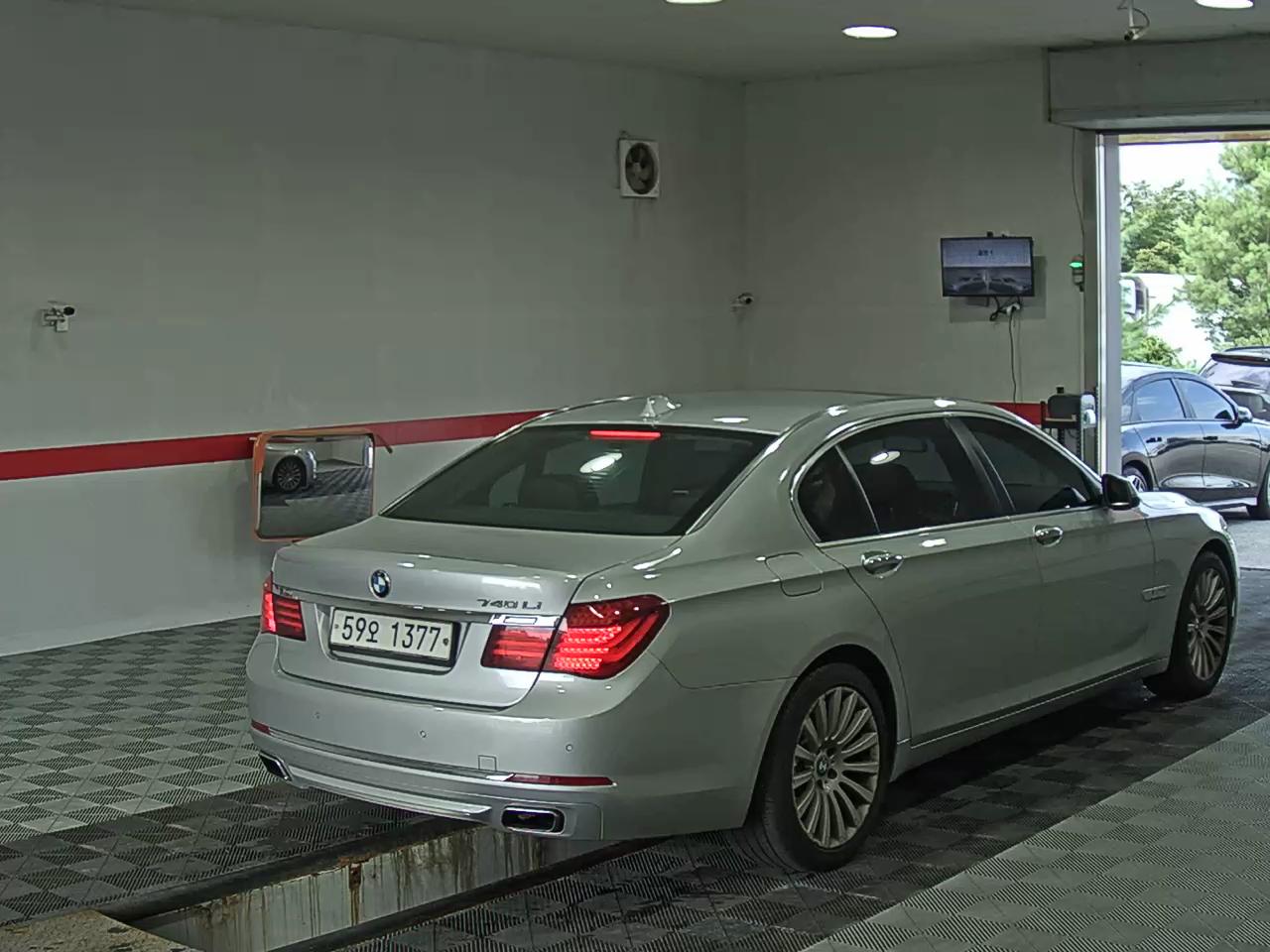 2013 - bmw m7