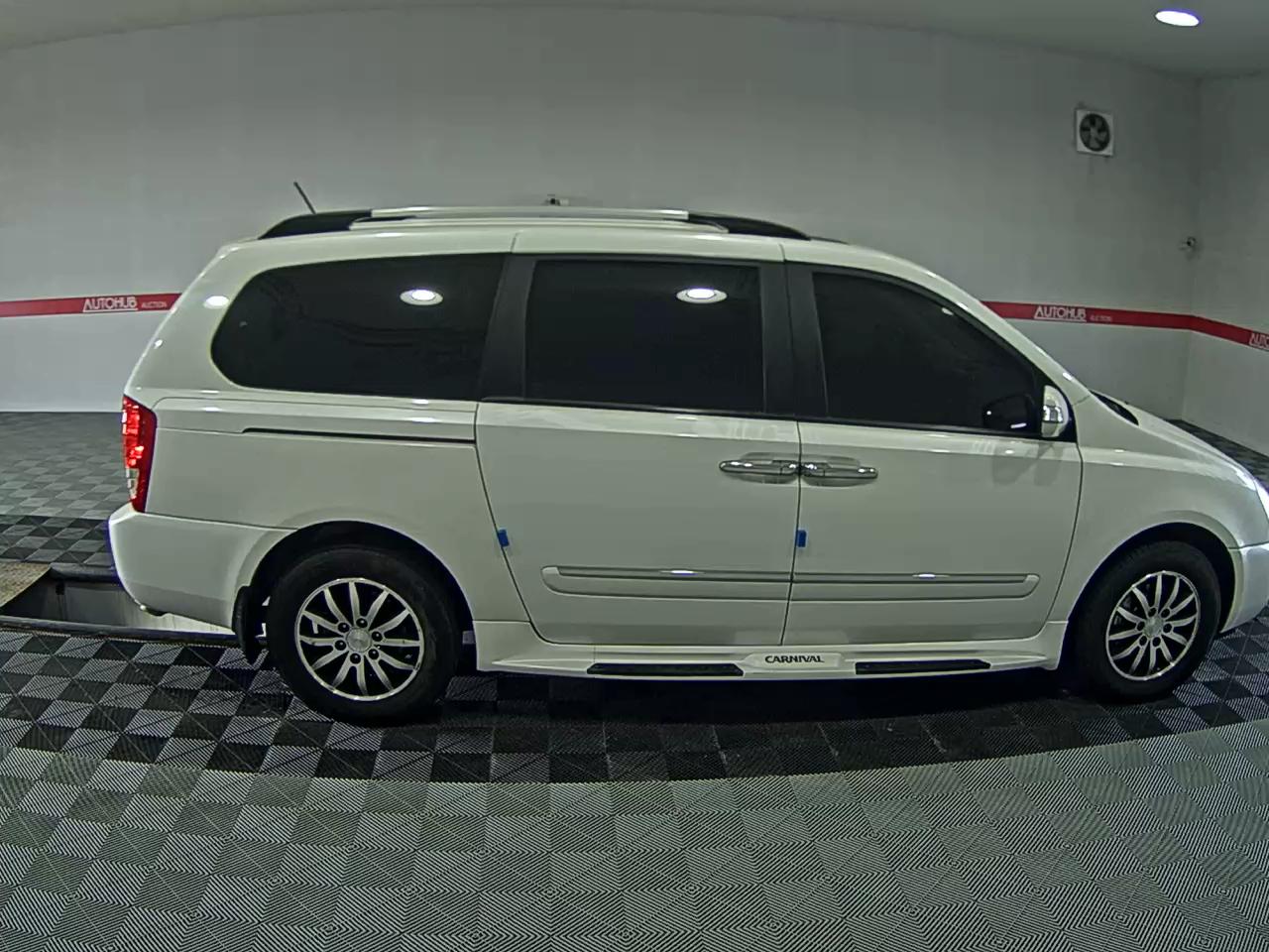 2013 - kia carnival