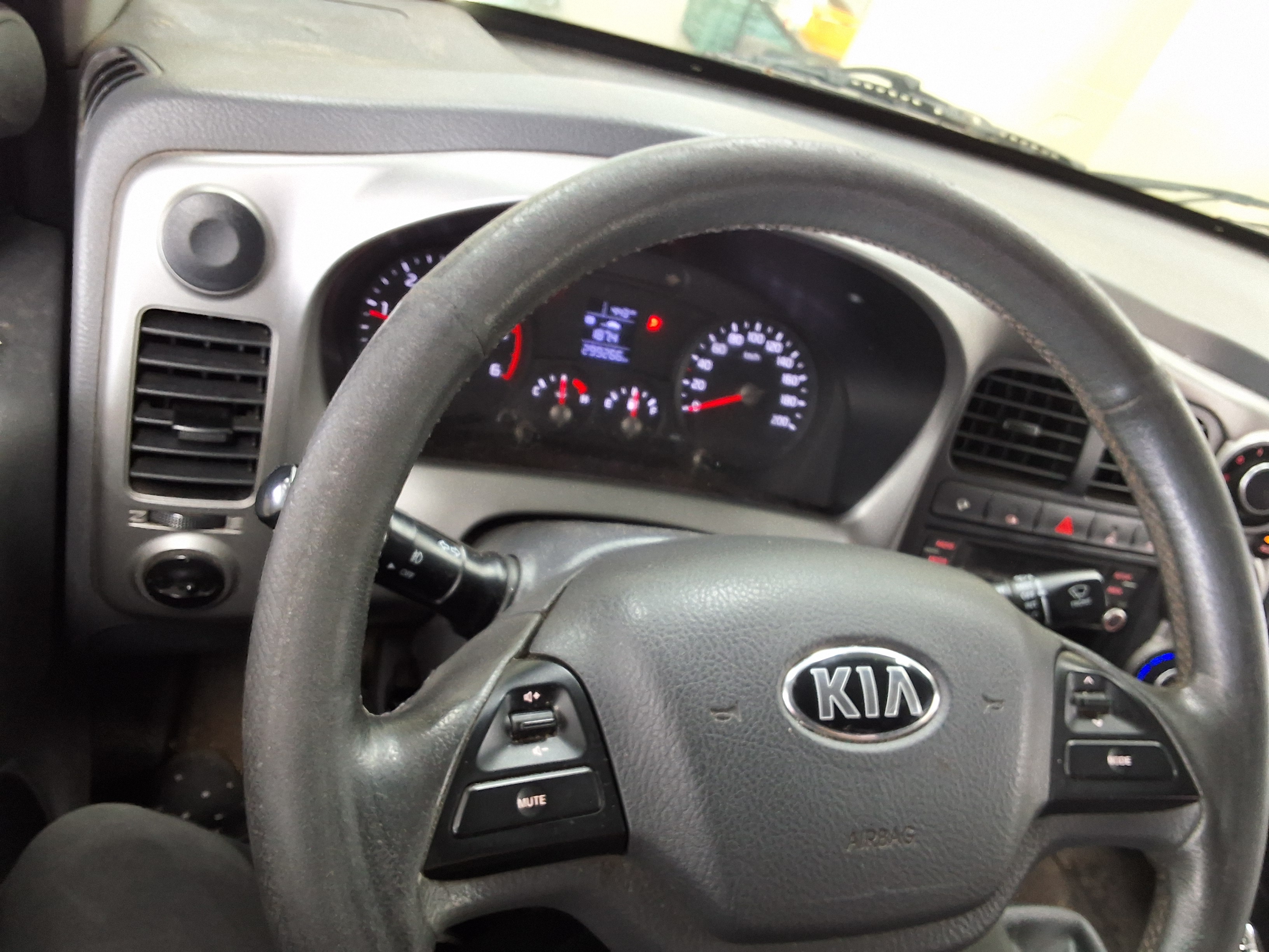 2018 - kia bongo
