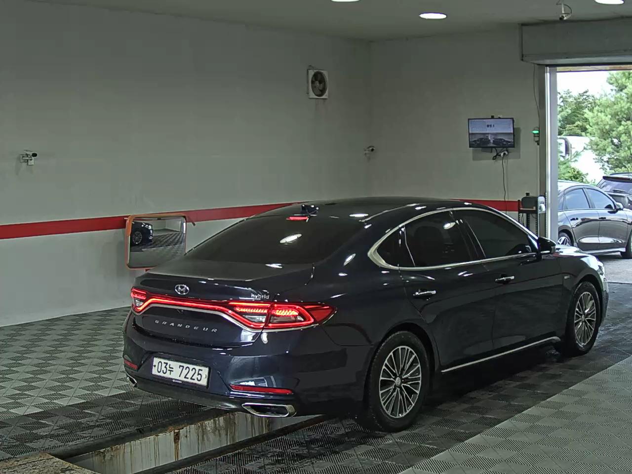 2018 - hyundai grandeur