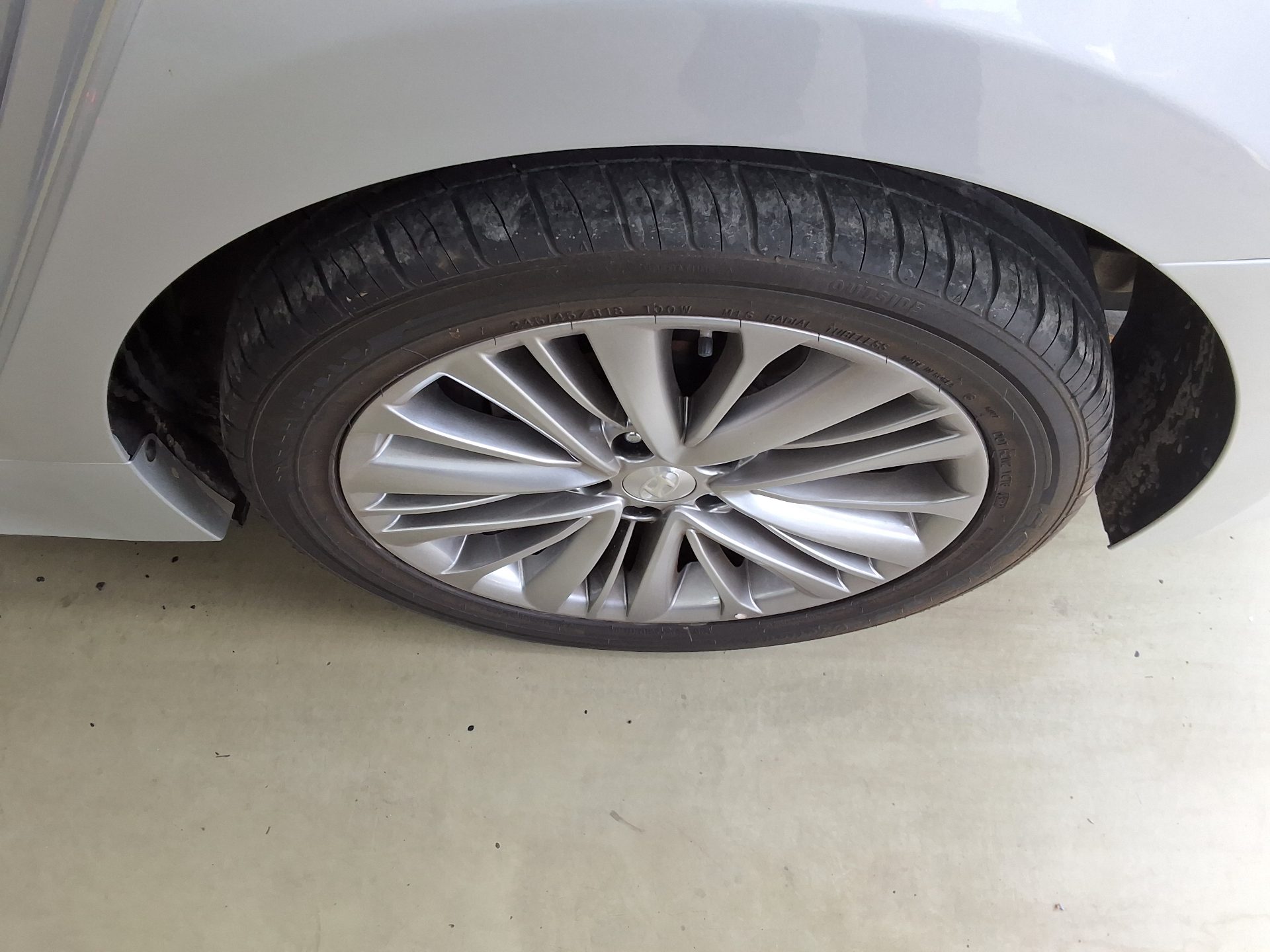 2016 - hyundai aslan