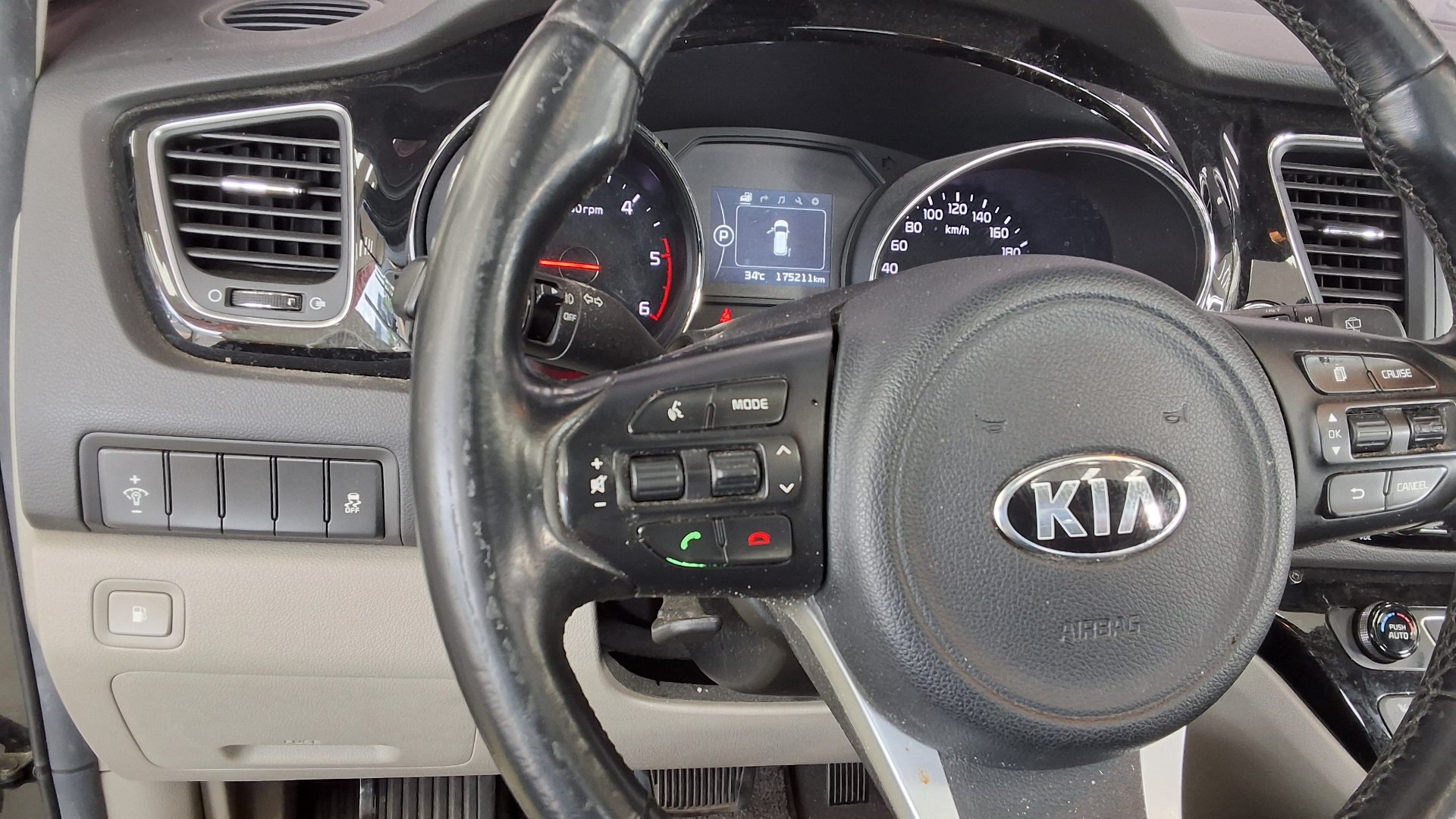 2016 - kia carnival