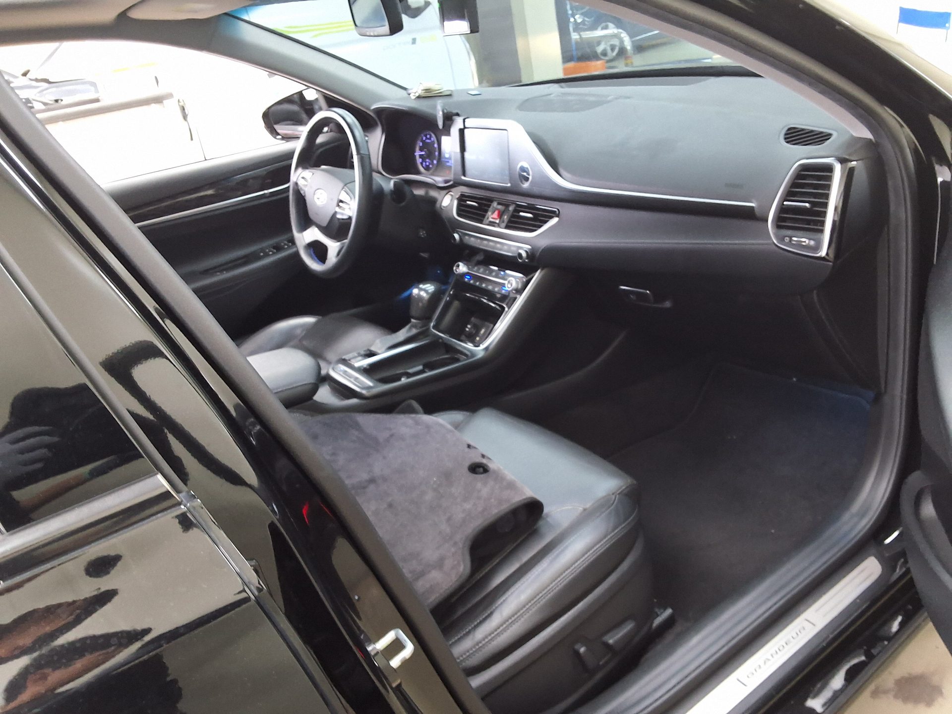 2018 - hyundai grandeur