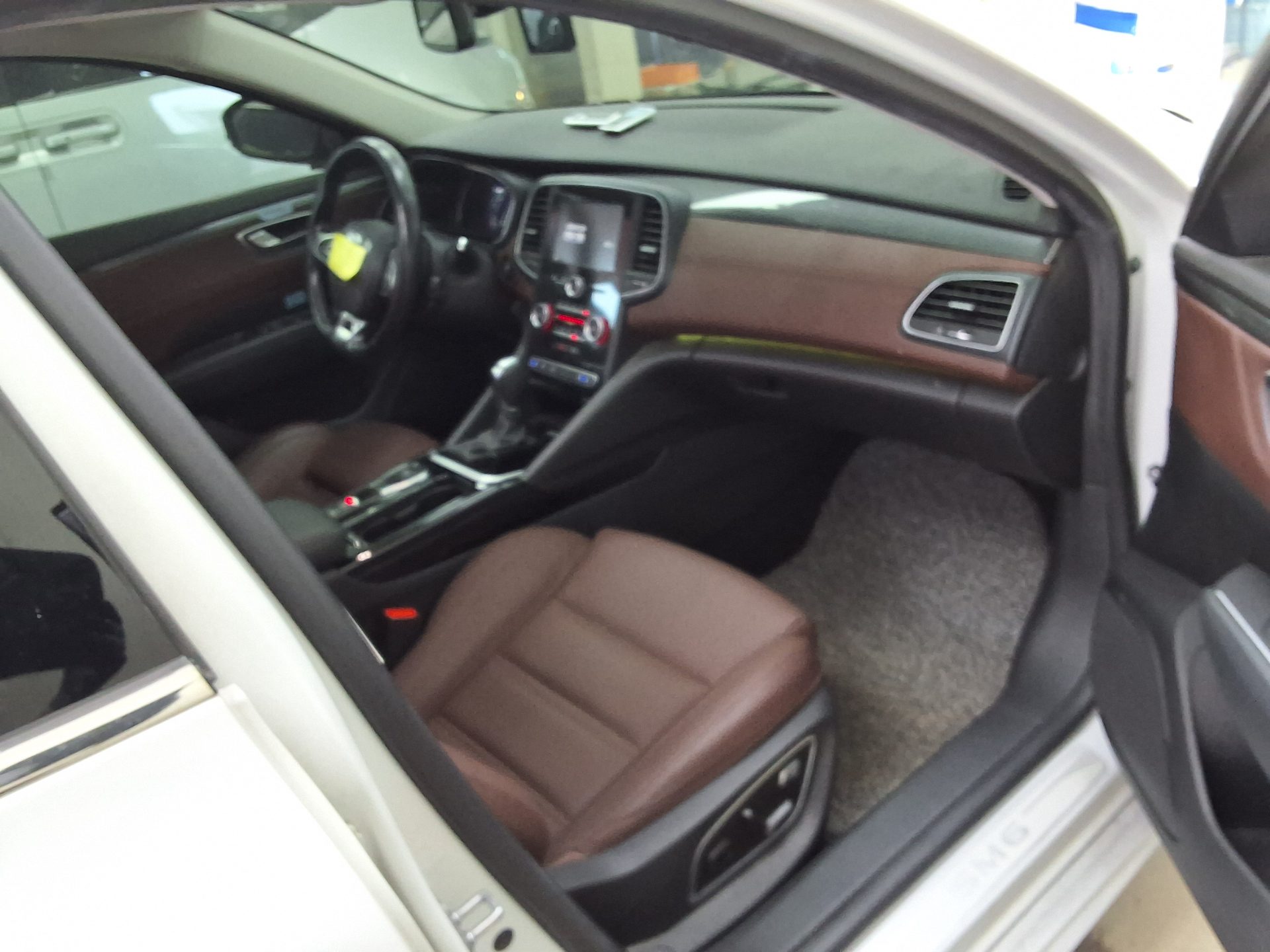 2019 - renault sm6