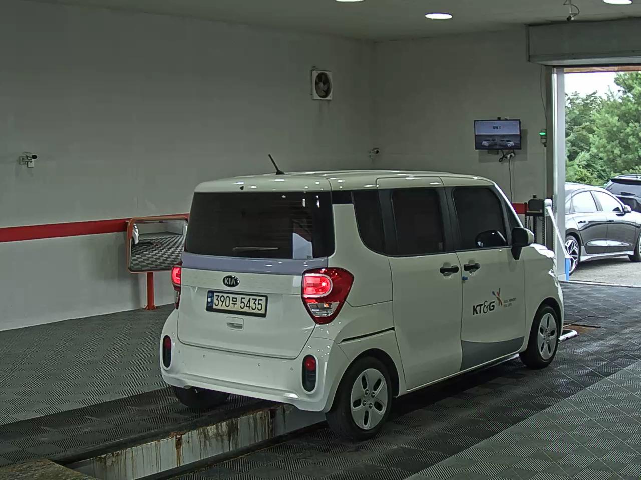 2021 - kia ray