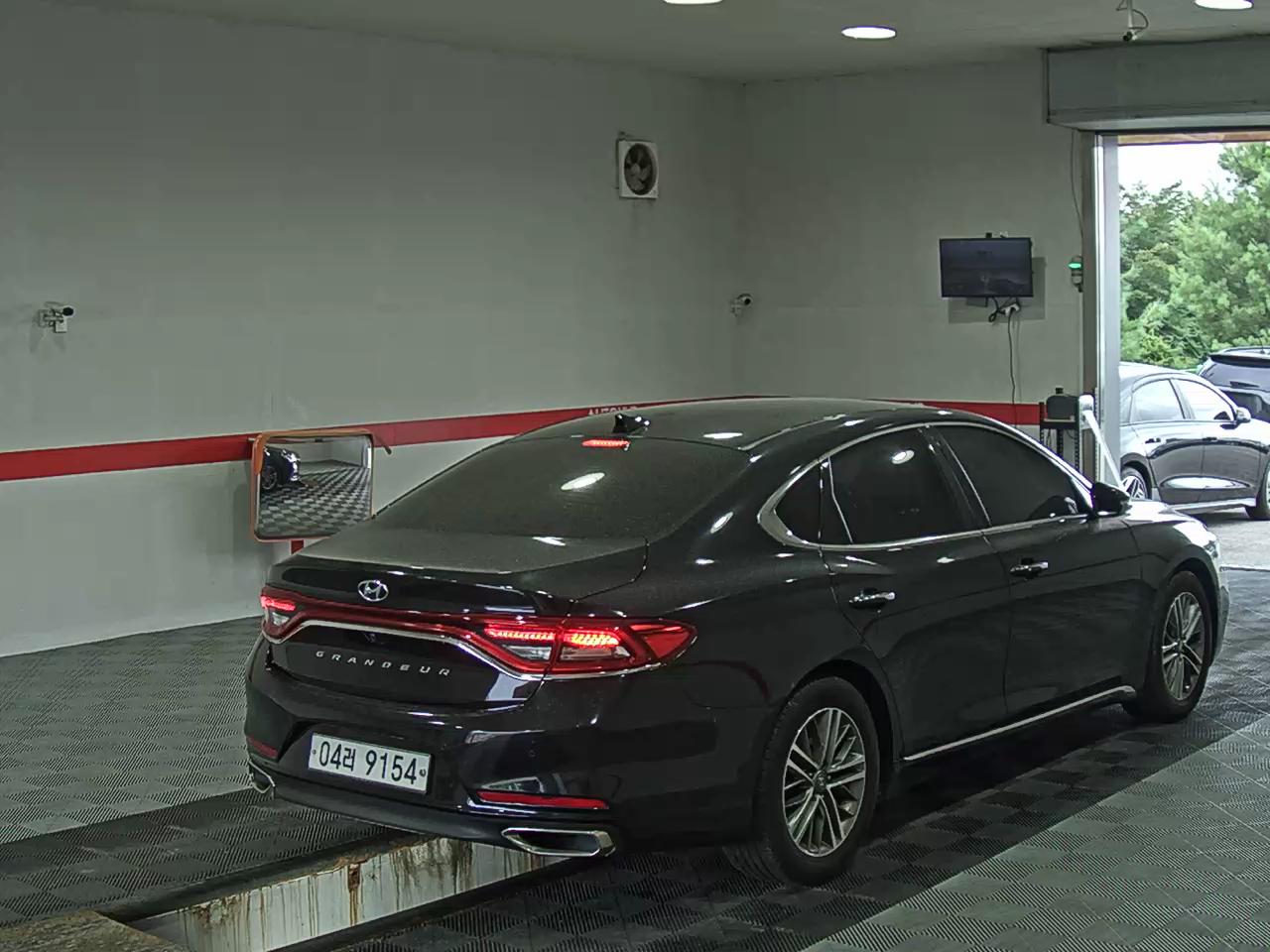 2018 - hyundai grandeur