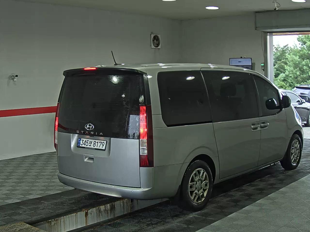 2022 - hyundai staria