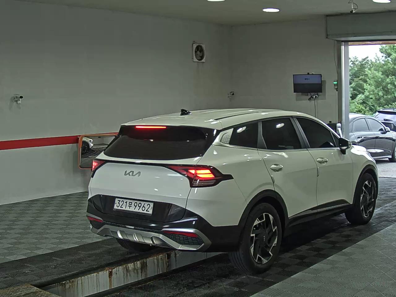 2022 - kia sportage