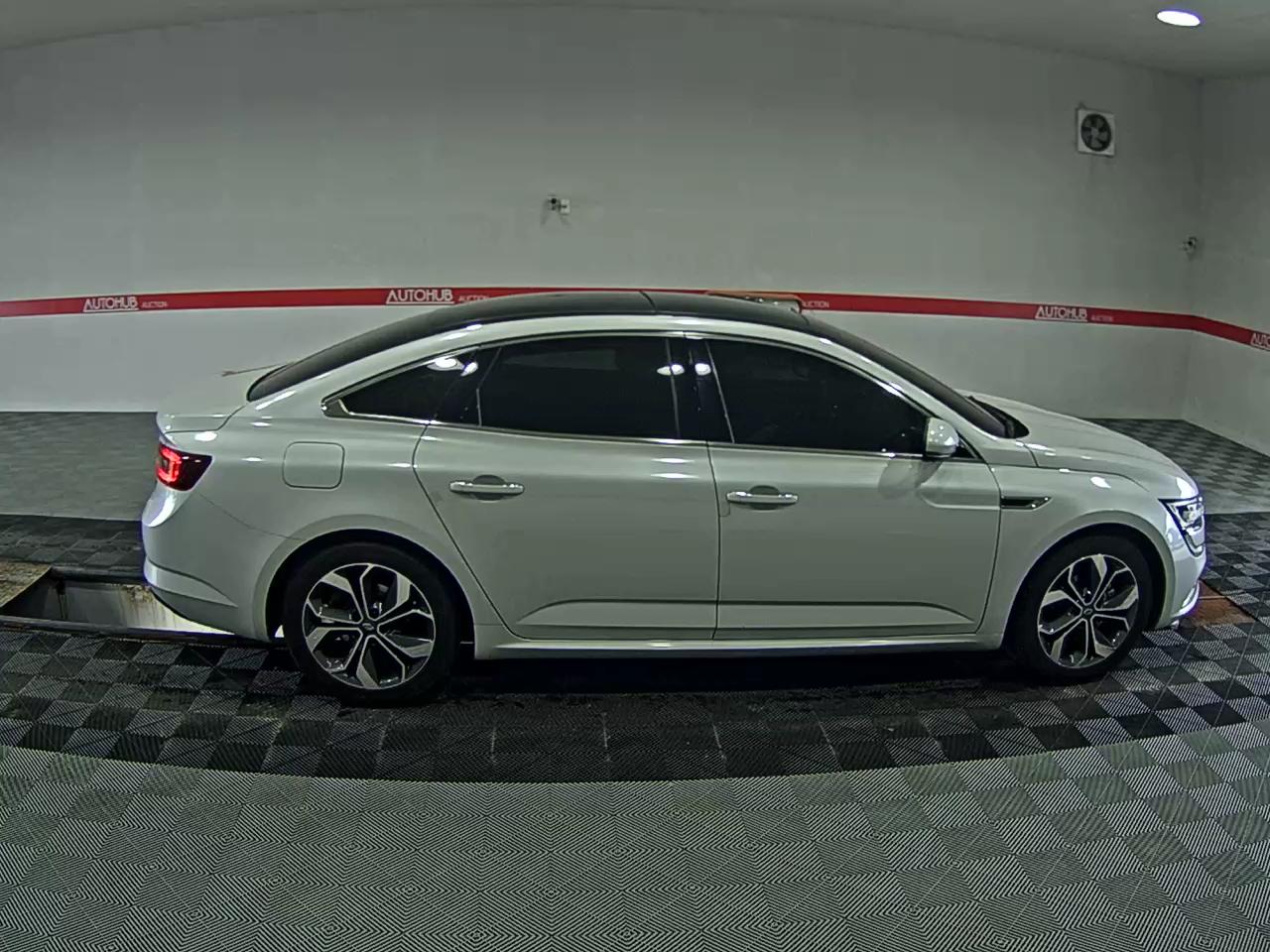 2019 - renault sm6