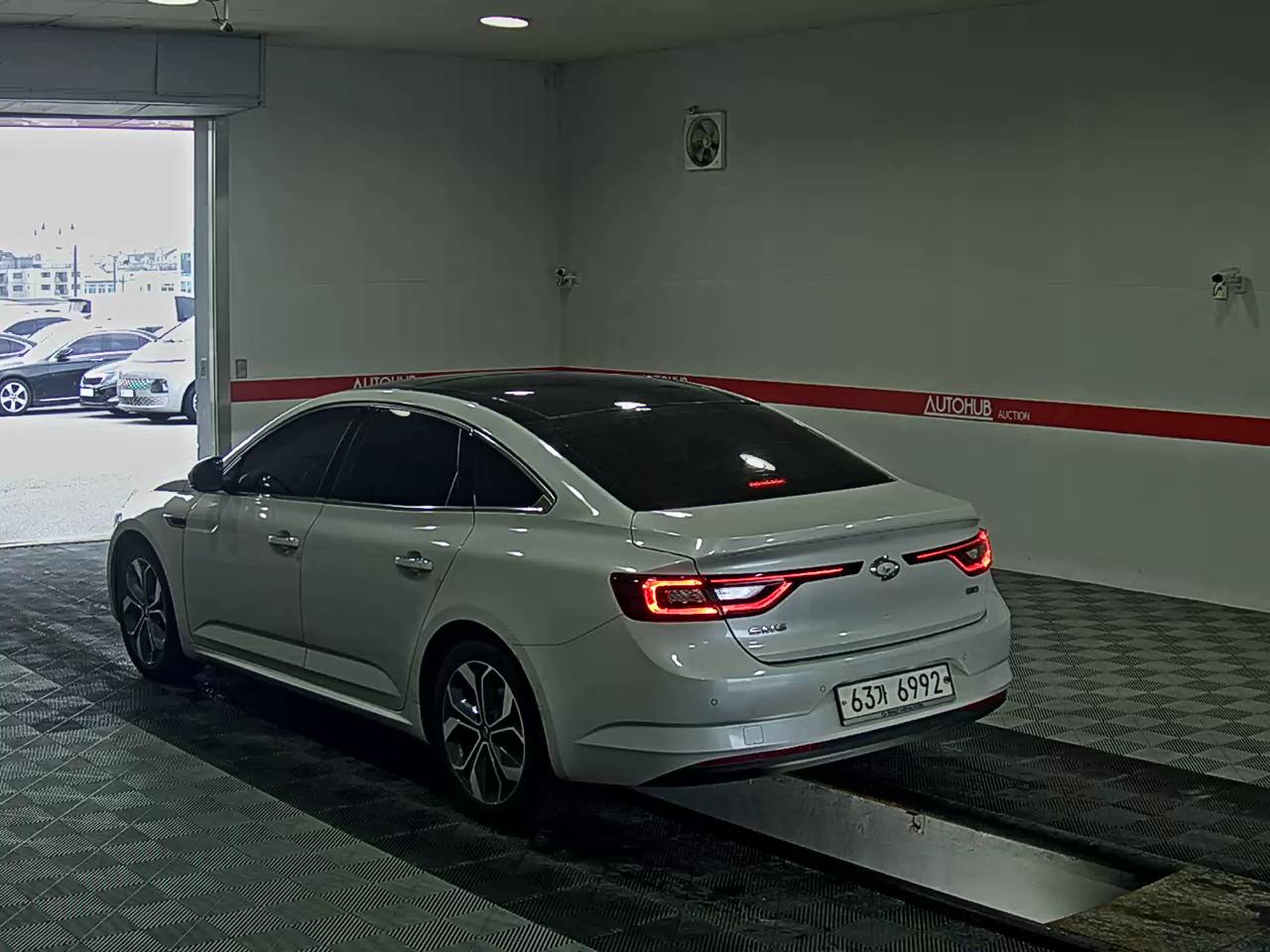 2019 - renault sm6