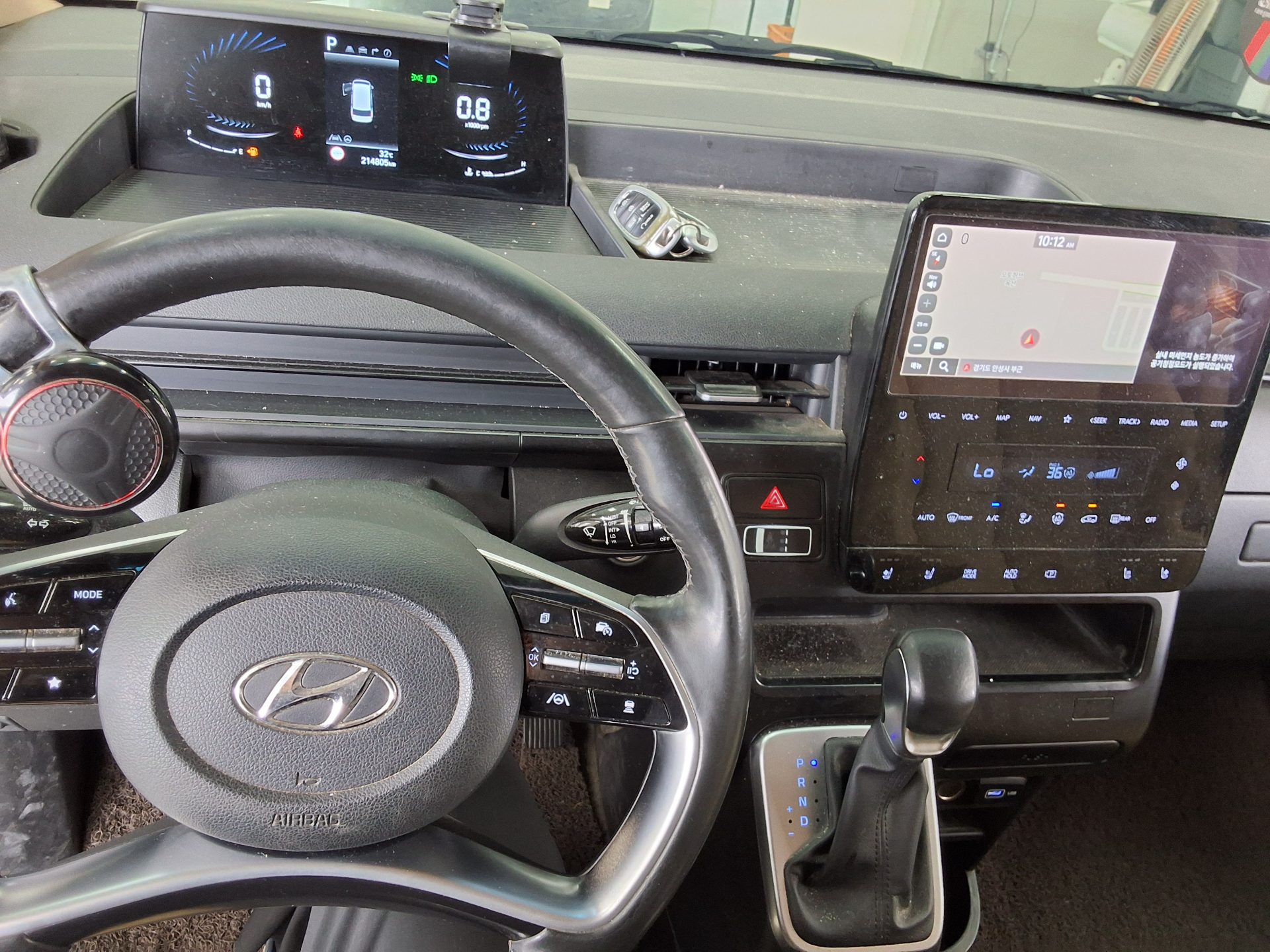 2022 - hyundai staria