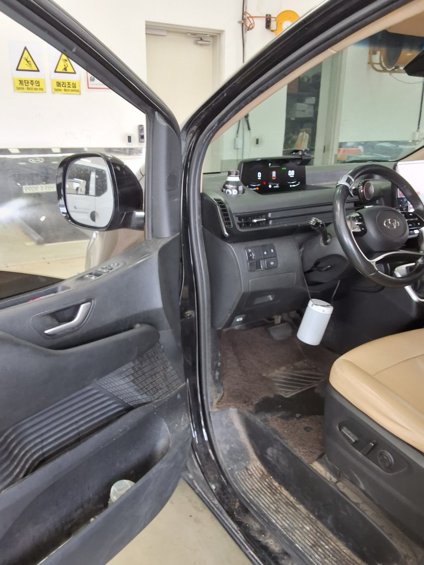 2022 - hyundai staria