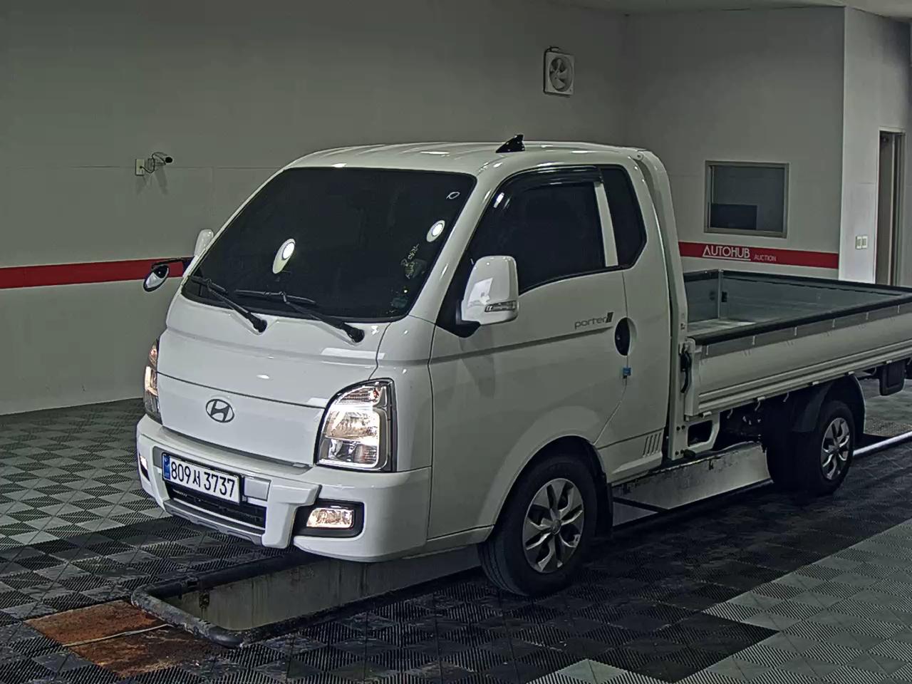 HYUNDAI PORTER II SUPER CAB EXTRA LONG WHEELBASE PREMIUM