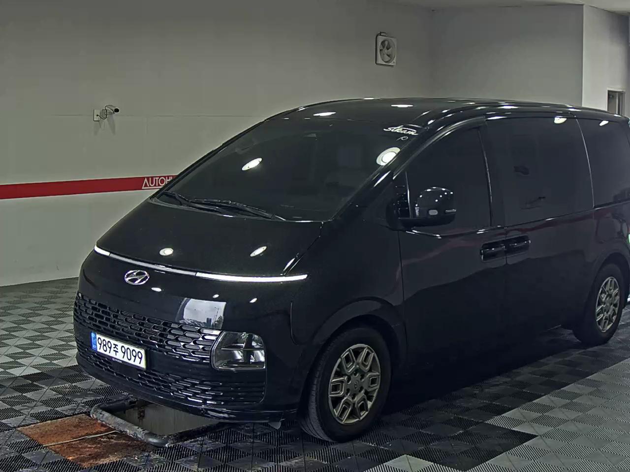 2022 - hyundai staria