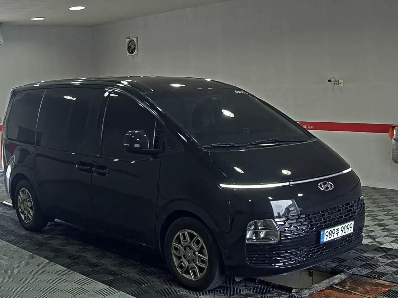 2022 - hyundai staria
