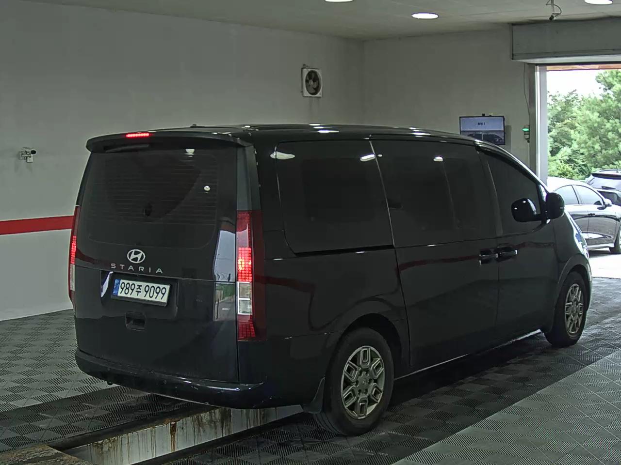 2022 - hyundai staria