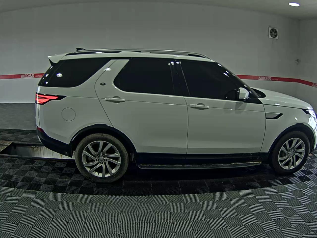 2019 - land rover discovery