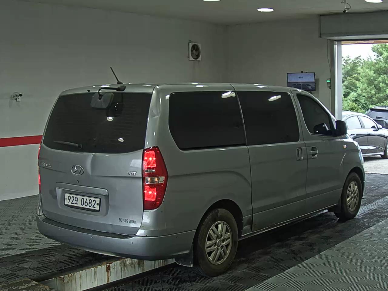 2021 - hyundai grand starex