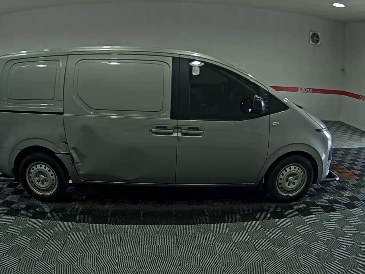 2022 - hyundai staria