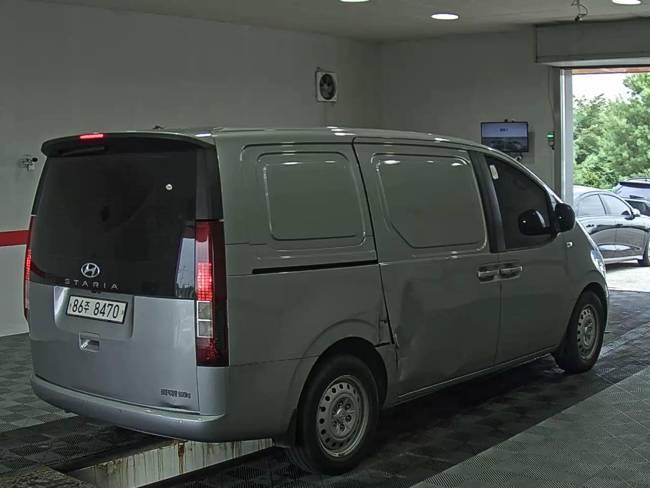 2022 - hyundai staria