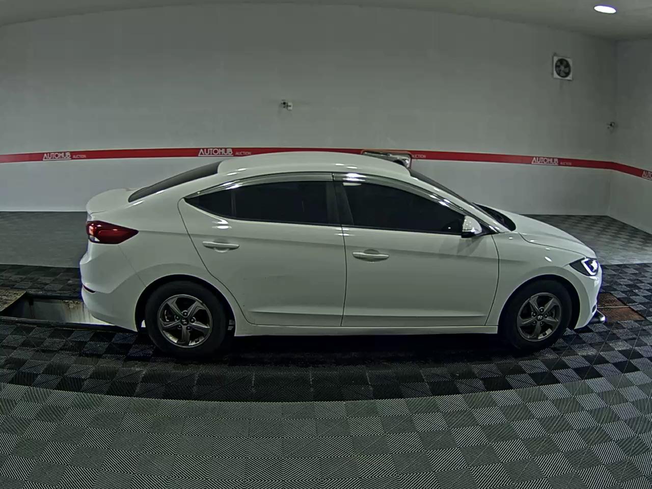 2017 - hyundai avante