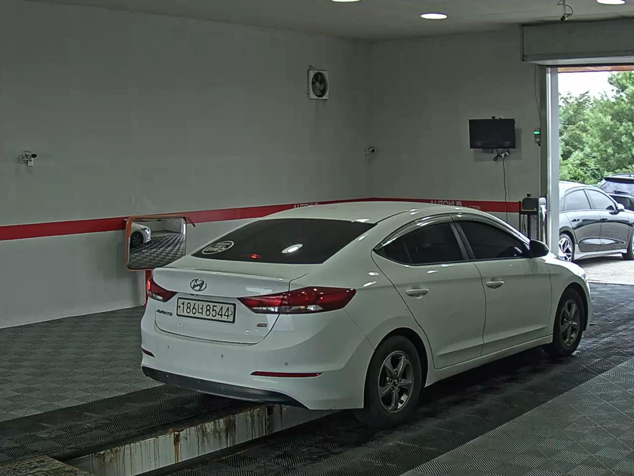 2017 - hyundai avante