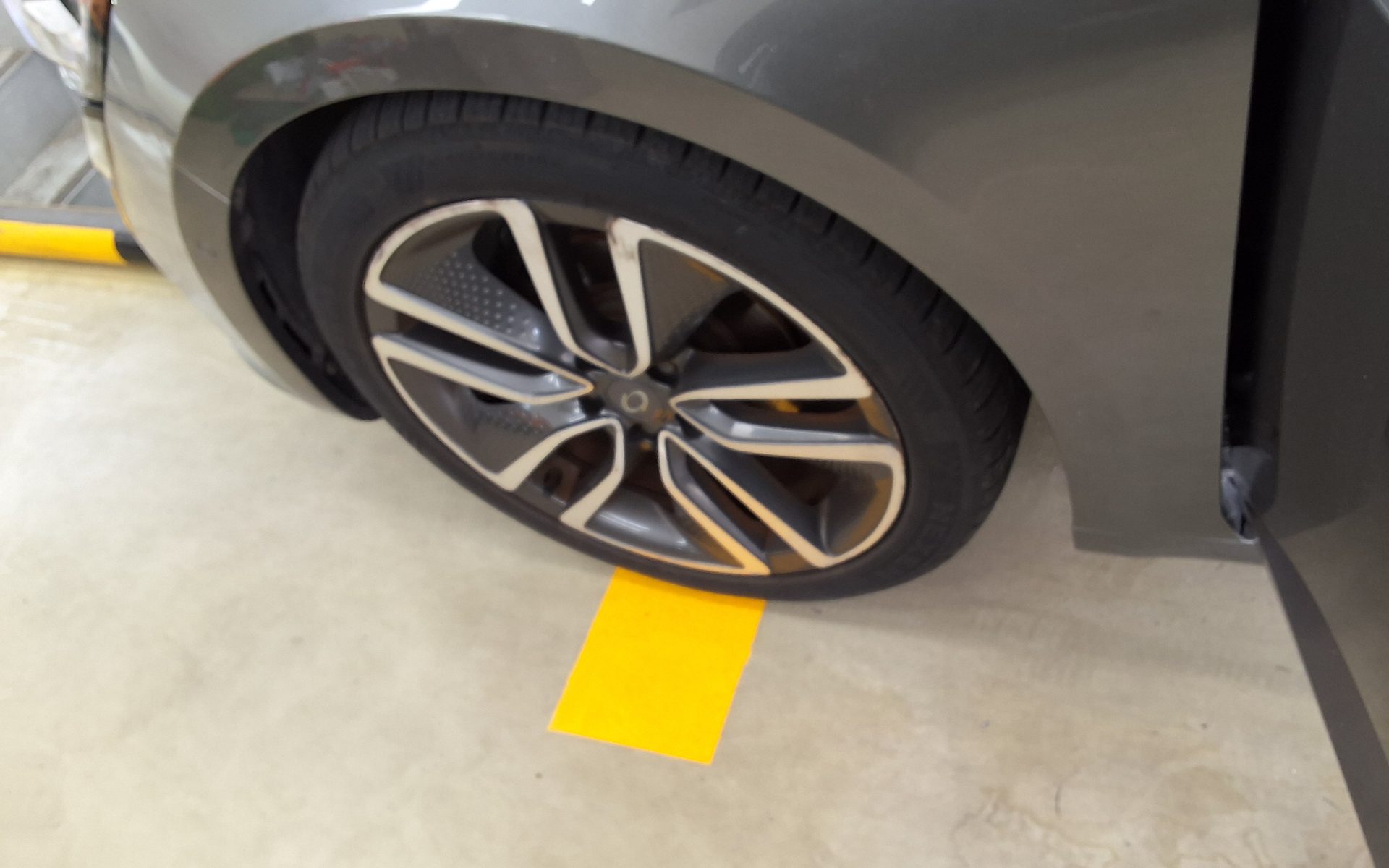 2016 - renault sm6