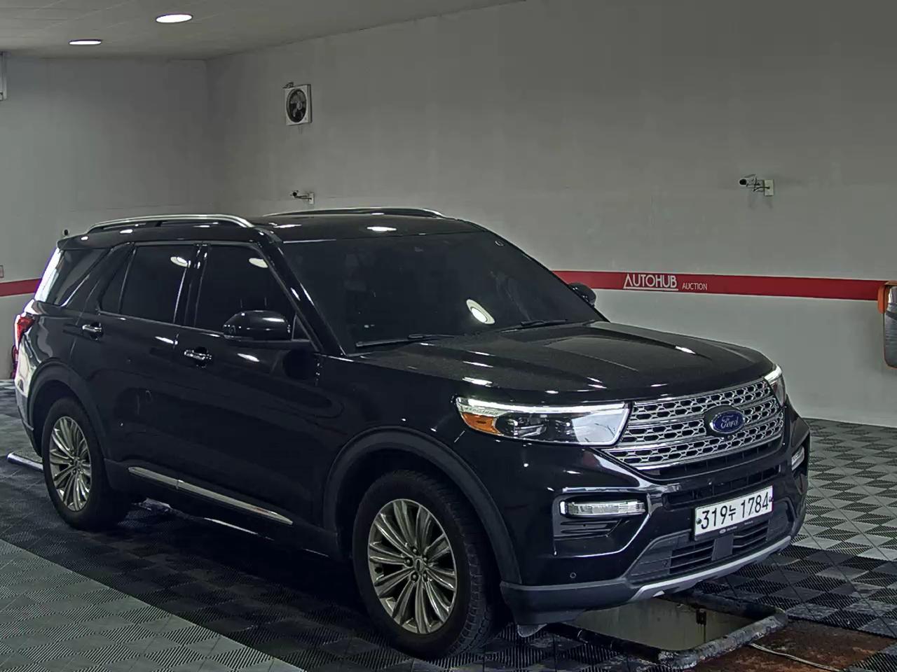 2020 - ford explorer