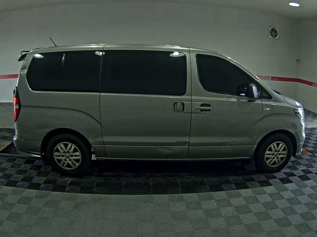 2020 - hyundai grand starex